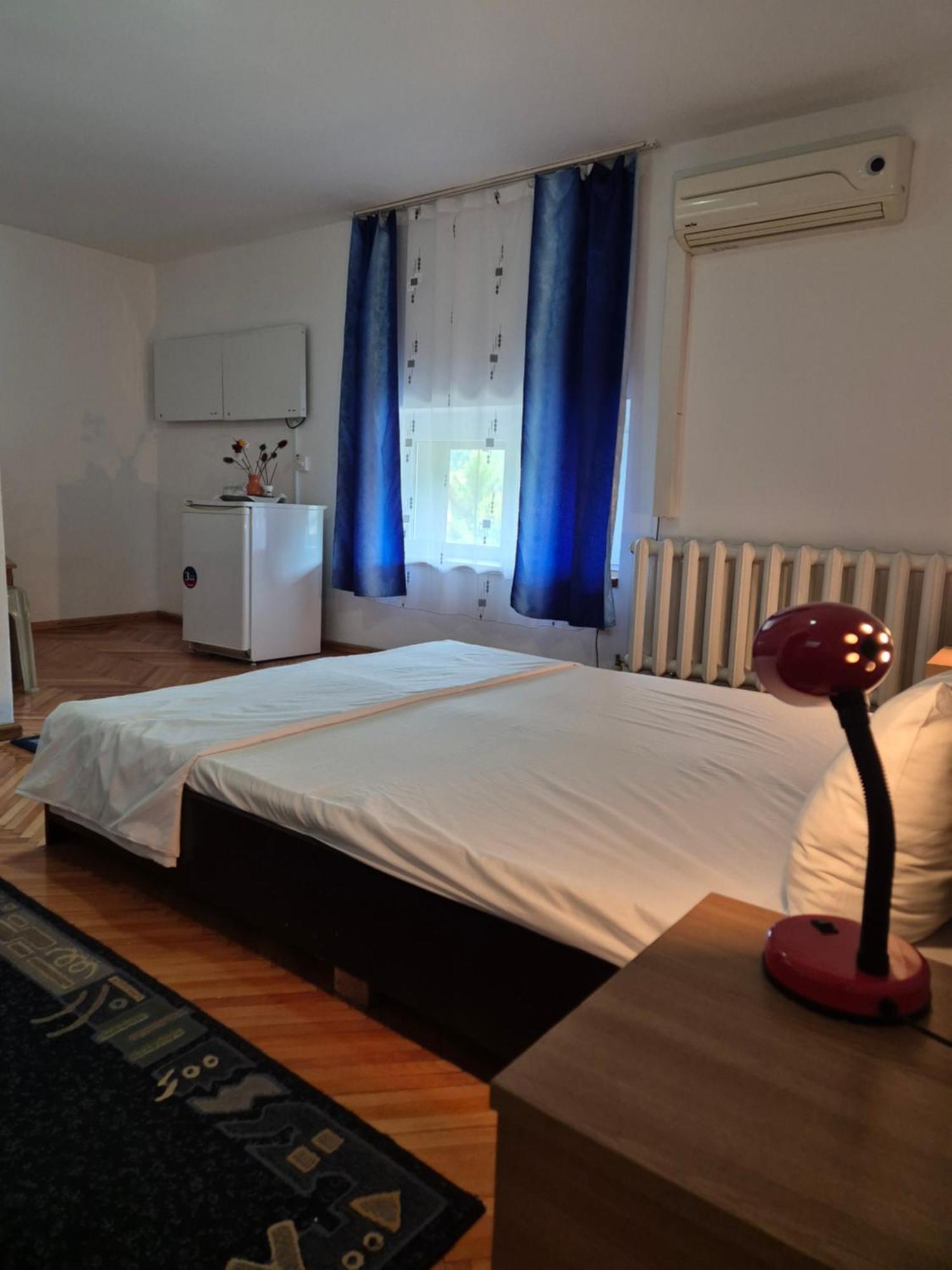 Vila Crinilor Călimăneşti Bagian luar foto