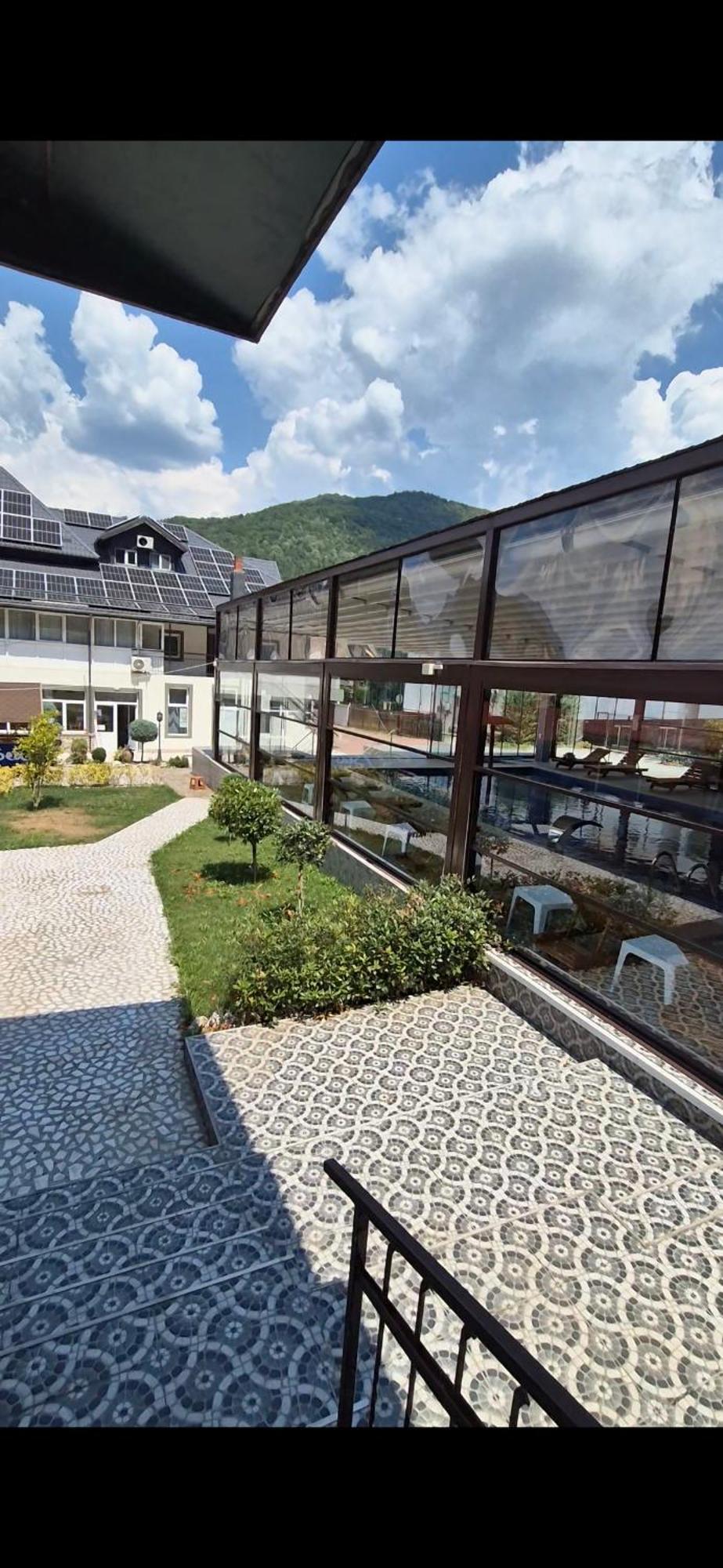 Vila Crinilor Călimăneşti Bagian luar foto